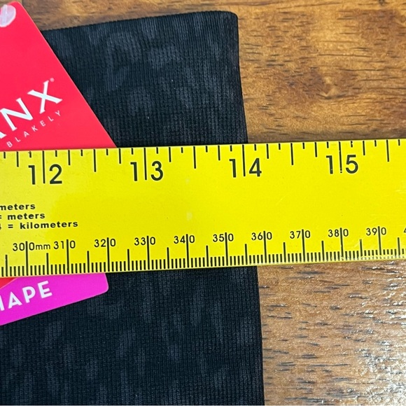 NWT SPANX Black Cheetah Animal Print Seamless Leggings 1X - Picture 6 of 9
